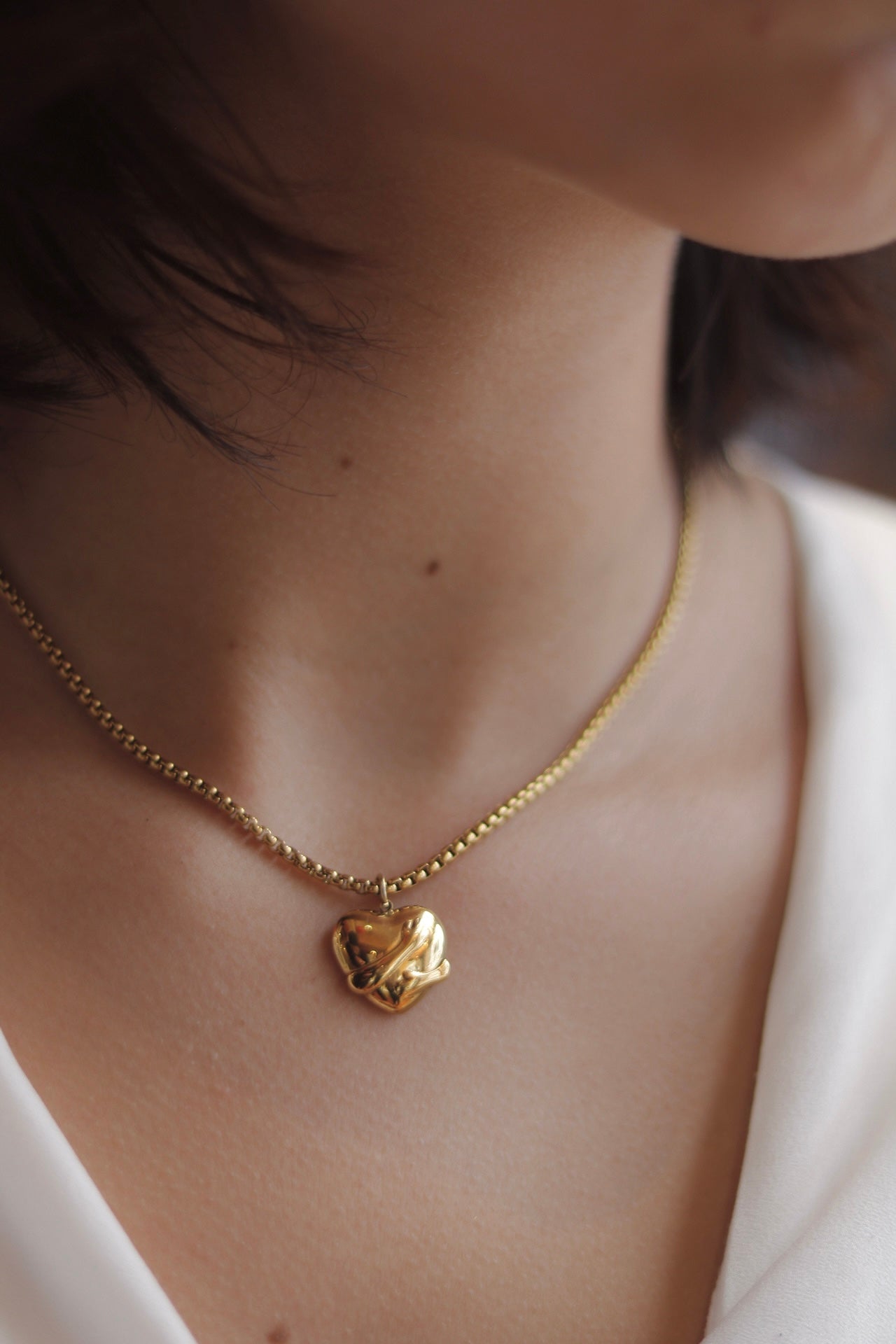 LIBI NECKLACE